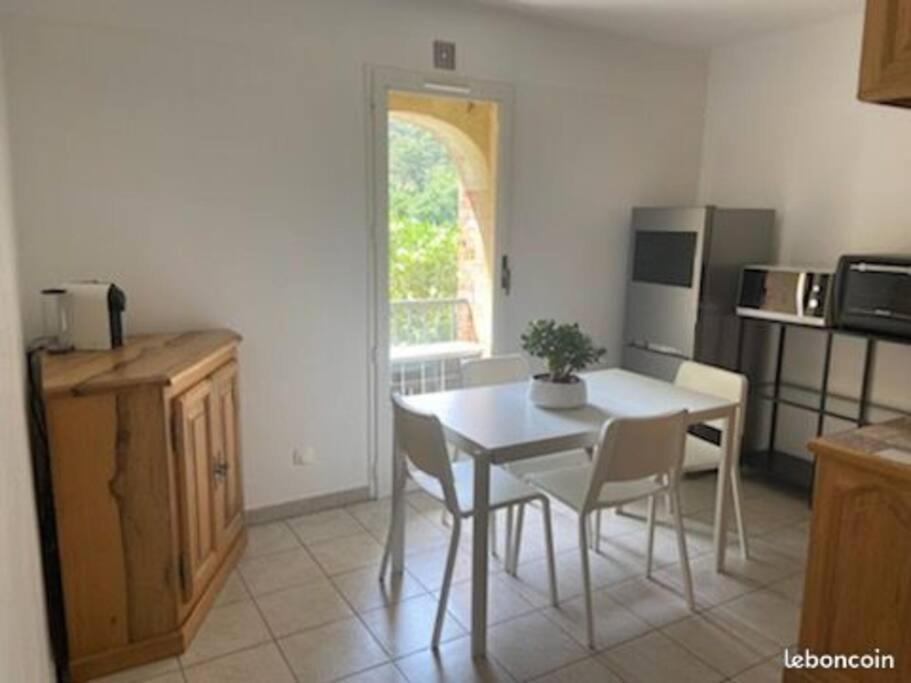 דירות Uzès Le Provence Avec Piscine, Climatisation Et Parking מראה חיצוני תמונה
